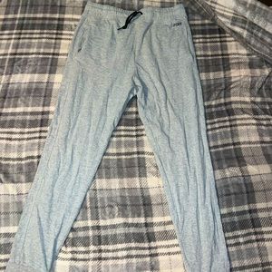 Brand is pink, size large, pretty cute and comfy makes your butt look nice😂!!